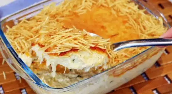 Frango cremoso com creme de milho ao forno, uma refeição principal perfeita e irresistível 1 Frango cremoso