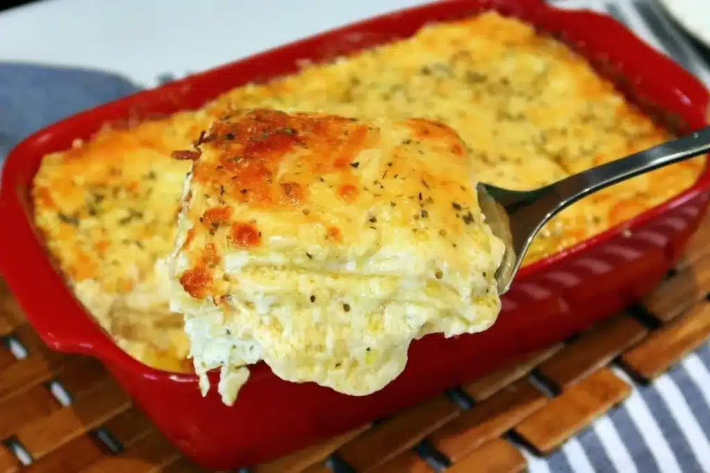 Lasanha 4 queijos ao molho branco aveludado e gratinado, para você surpreender a família 4 Lasanha 4 queijos