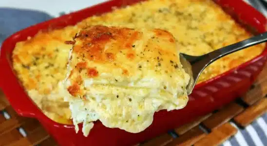 Lasanha 4 queijos ao molho branco aveludado e gratinado, para você surpreender a família 4 Lasanha 4 queijos