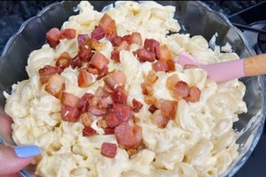 Macarrão com queijo cremoso e saboroso, para preparar em poucos minutos e alegrar a família no Dia dos Pais 46 Macarrão com queijo