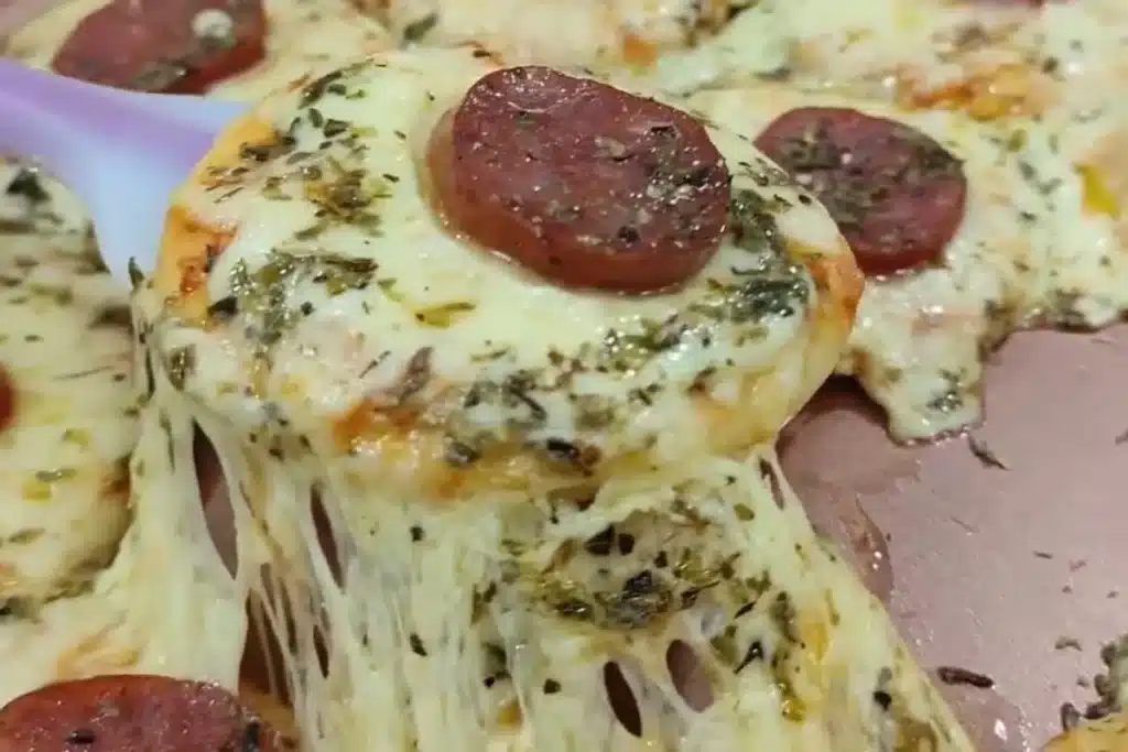 Mini pizza de festa fofinha e fácil de rechear, que será um sucesso em qualquer ocasião 4 Mini pizza de festa