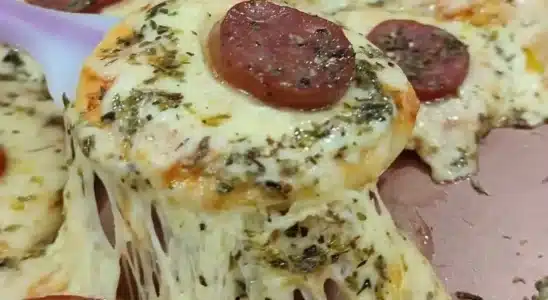 Mini pizza de festa fofinha e fácil de rechear, que será um sucesso em qualquer ocasião 4 Mini pizza de festa