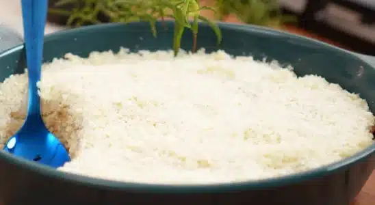 Pavê de coco prático e geladinho, feito sem forno e sem fogão, uma sobremesa incrível no dia a dia 2 Pavê de coco