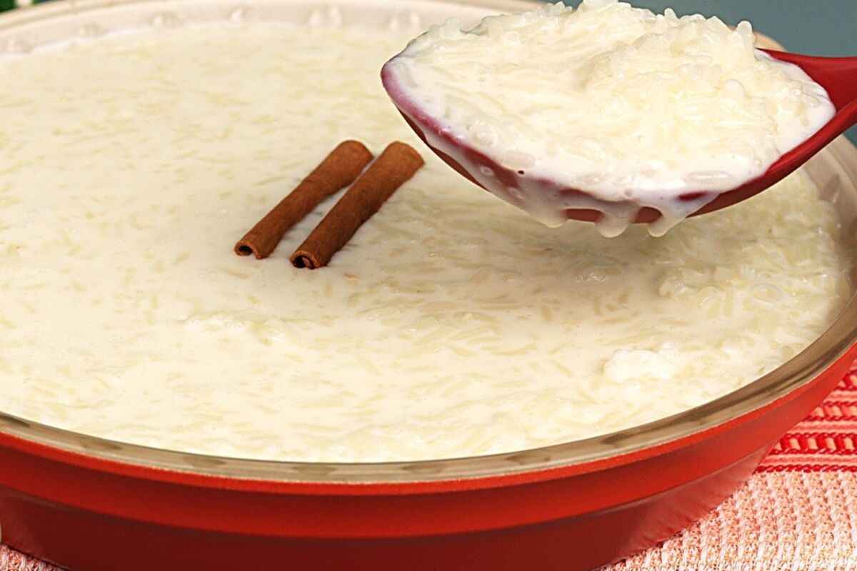Arroz doce cremoso tradicional igual ao que a vovó fazia, uma sobremesa fácil, rápida e divina 21 Arroz doce cremoso