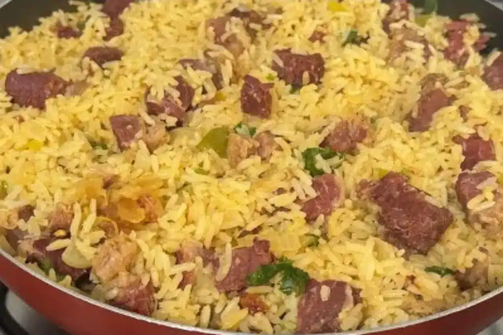 Arroz Maria Isabel tradicional com carne seca bem soltinho, simples e muito saboroso 4 Arroz Maria Isabel
