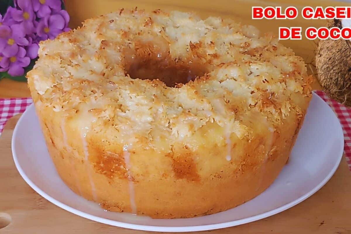 Bolo de coco tipo pão doce