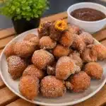 Bolinho de chuva de cenoura com cobertura de chocolate super fácil e rápido que todos adoram 1 Bolinho de chuva de cenoura