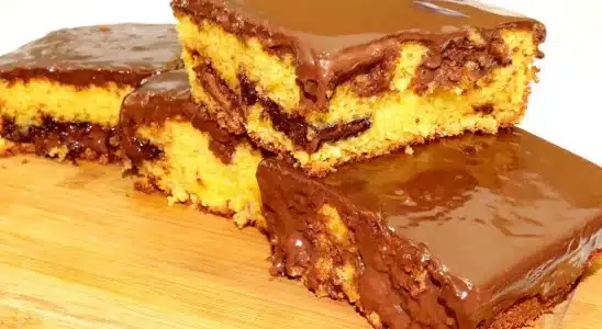 Bolo de cenoura recheado