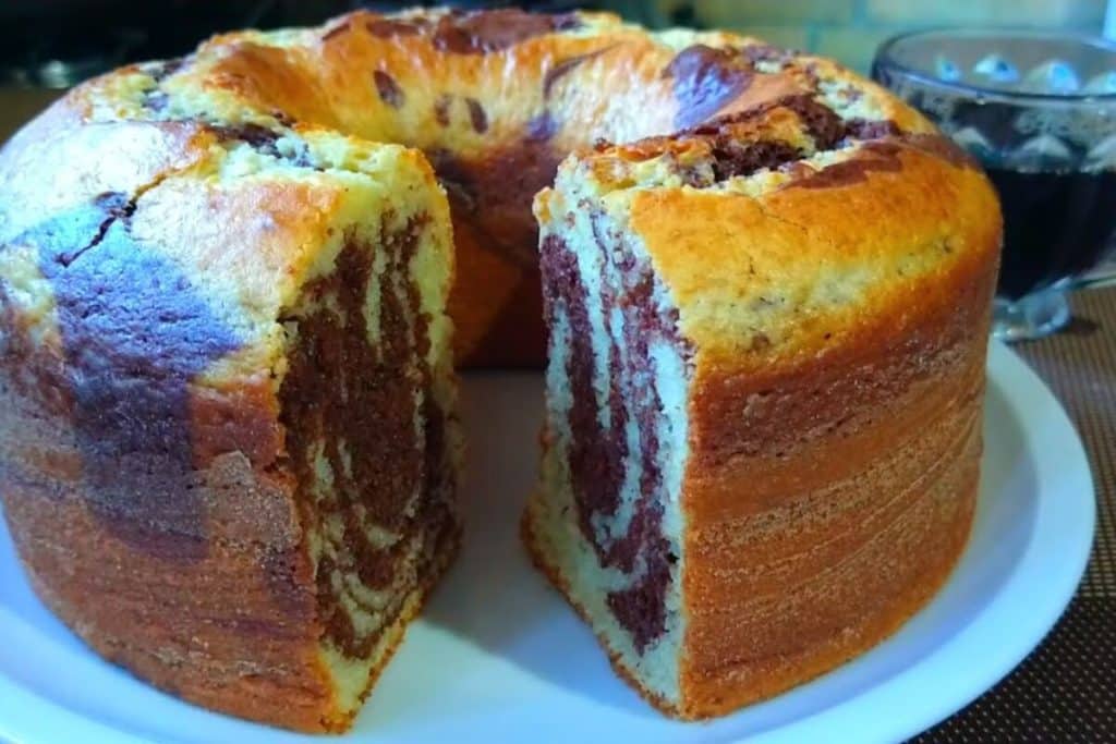 Bolo mesclado