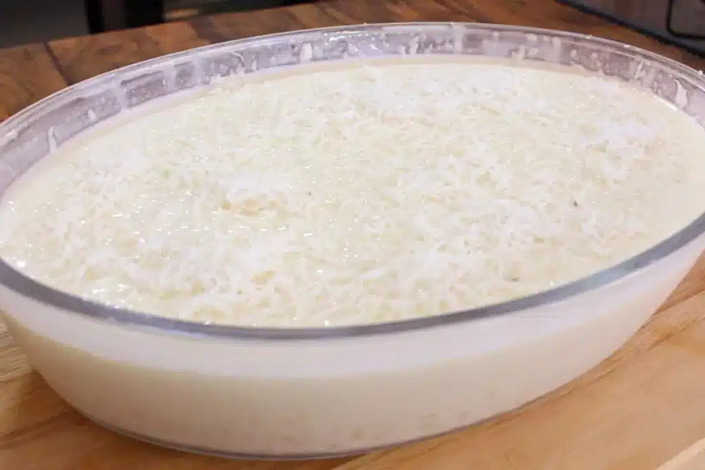 Creme de tapioca macio e refrescante com gostinho de coco, uma sobremesa gelada incrível 4 Creme de tapioca