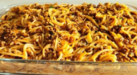 Macarrão com carne moída