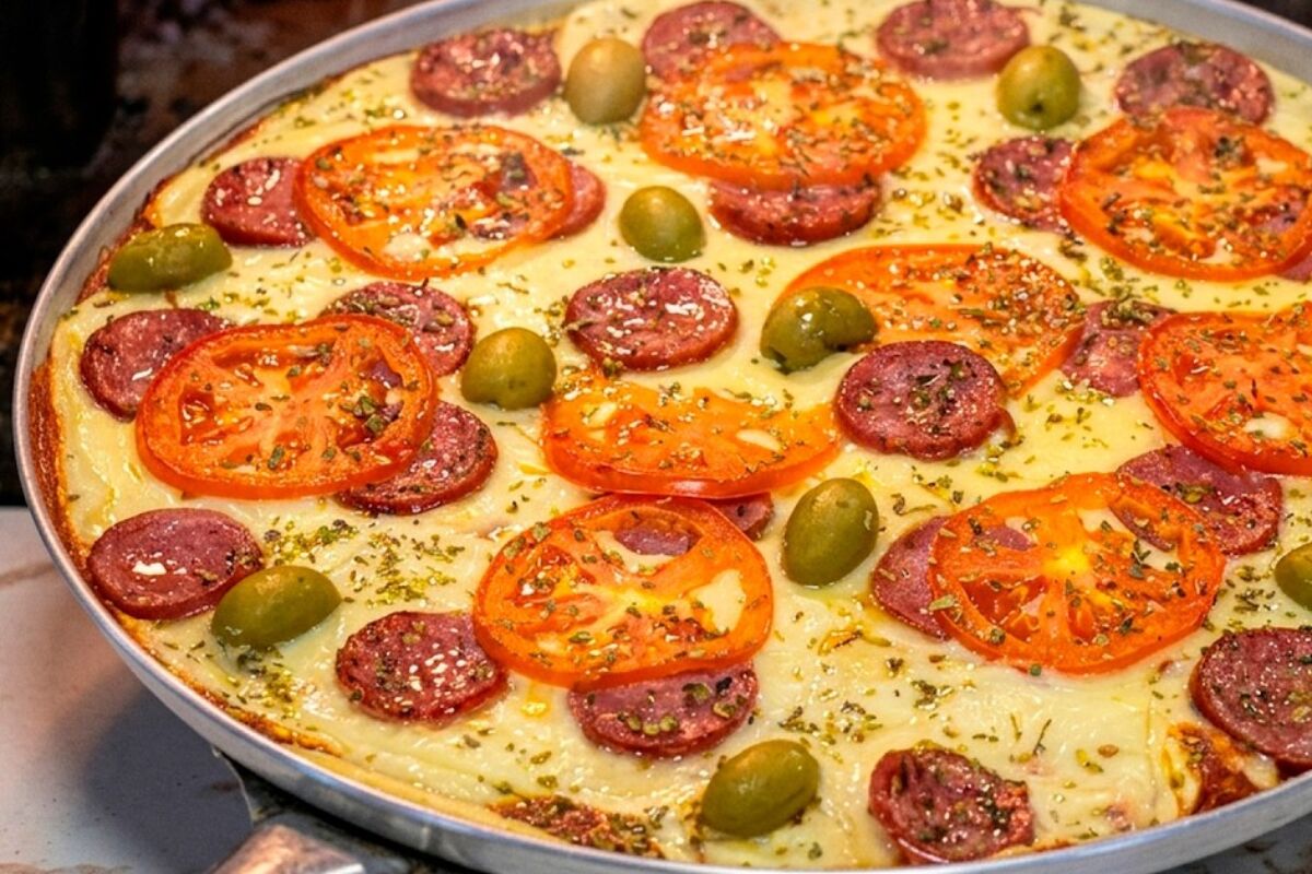 Pizza de liquidificador pronta em trinta minutos com massa leve e fofinha, que a família vai amar 5 Pizza de liquidificador
