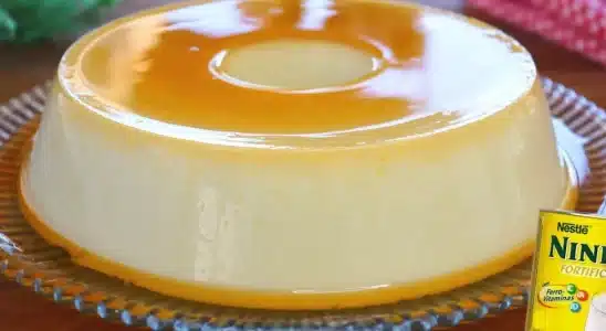 Pudim de leite em pó feito sem ir ao forno de um jeito super fácil e rápido, uma sobremesa perfeita 3 Pudim de leite em pó