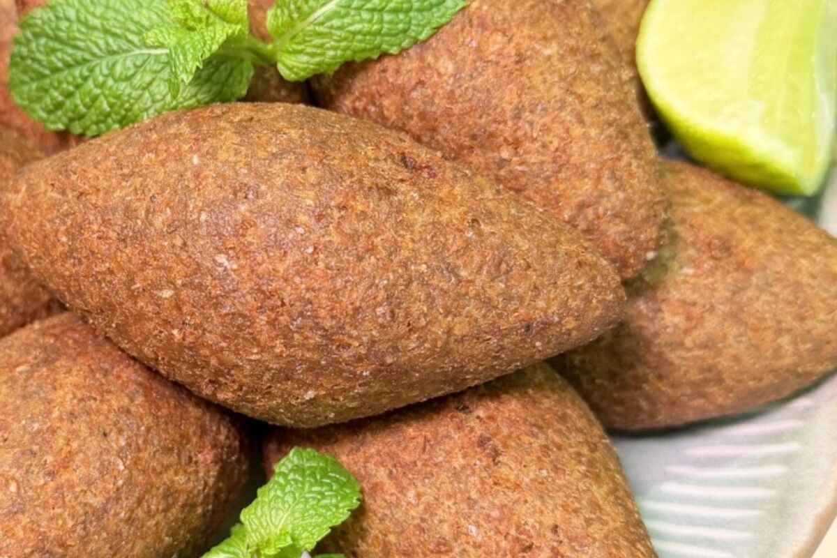 Quibe frito crocante recheado com carne moída temperada, que não desmancha na hora de fritar 35 Quibe frito crocante