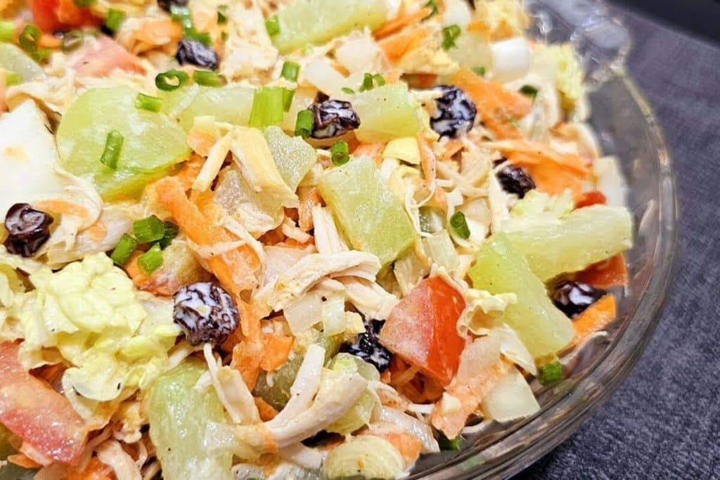 Salada de acelga cremosa com molho especial e sabor refrescante, um acompanhamento incrível 4 Salada de acelga cremosa