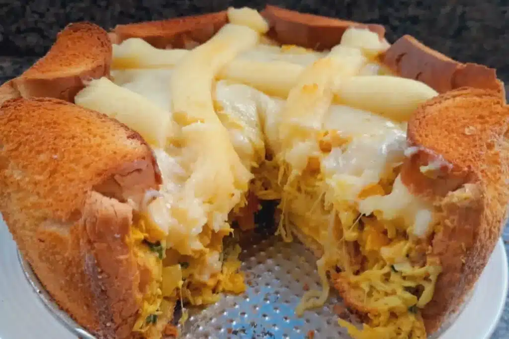 Torta de frango com pão de forma: rápida, fácil e muito cremosa, um lanche prático e delicioso 4 Torta de frango com pão de forma