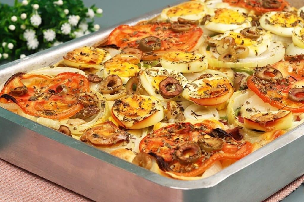 Torta à portuguesa de liquidificador super prática com massa leve e recheio completo e delicioso 20 Torta à portuguesa