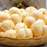 Biscoitinhos de coco divinos feitos com amido de milho que derretem na boca de tão macios 1 Biscoitinhos de coco