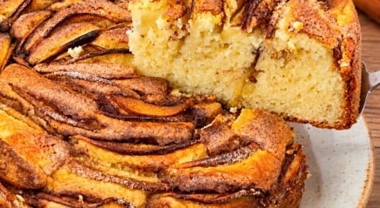 Bolo de iogurte com maçã