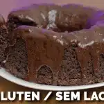 Bolo de chocolate sem glúten feito sem nenhuma farinha para ficar super fofinho, molhadinho e chocolatudo 1 Bolo de chocolate sem glúten