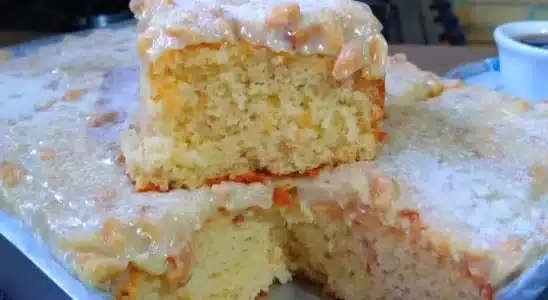 Bolo pé de moça super fofinho e recheado com amendoim, perfeito para servir com um café 2 Bolo pé de moça