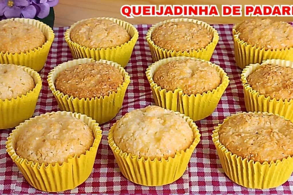 Queijadinha de padaria cremosa e fácil, a melhor receita da sua vida feita em apenas cinco minutos 166 Queijadinha de padaria
