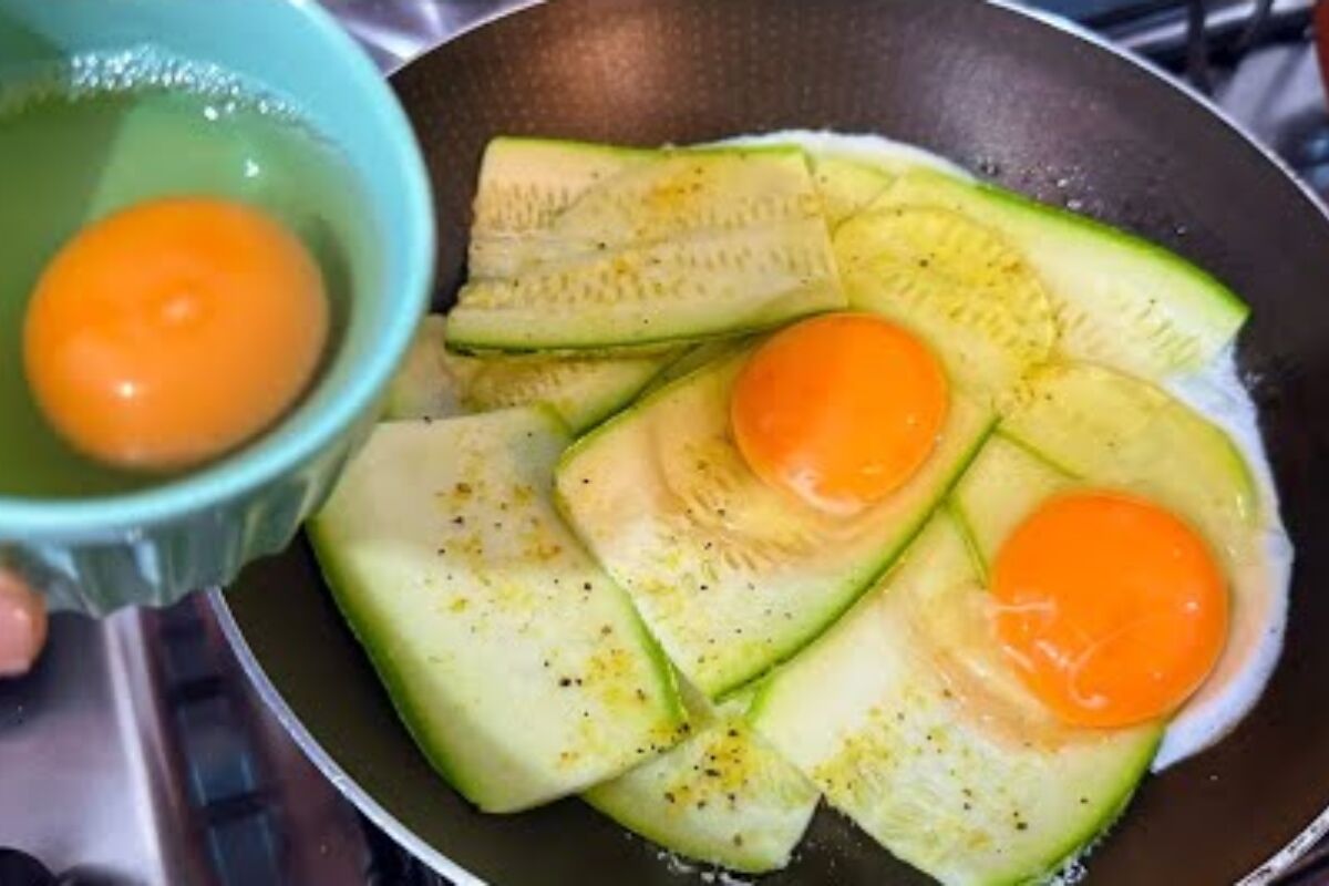 Receita de abobrinha com ovos bem temperada e simples, um acompanhamento leve e saboroso 17 Receita de abobrinha