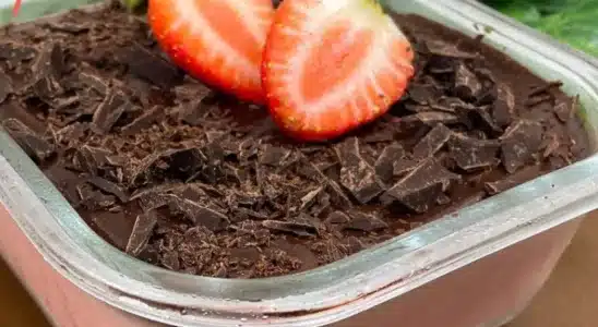 Sobremesa sensação sem açúcar e sem leite, a combinação perfeita de chocolate com morango 2 Sobremesa sensação sem açúcar