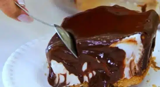 Torta cremosa feita sem gelatina e sem ovos de forma simples e rápida, uma sobremesa divina 2 Torta cremosa