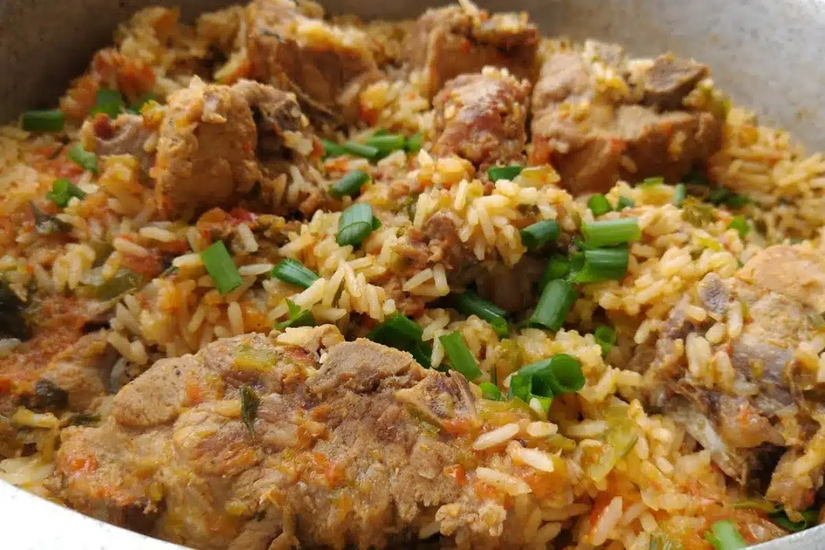 Arroz com suã bem temperado e molhadinho ao estilo mineiro, uma refeição caipira inesquecível 111 Arroz com suã