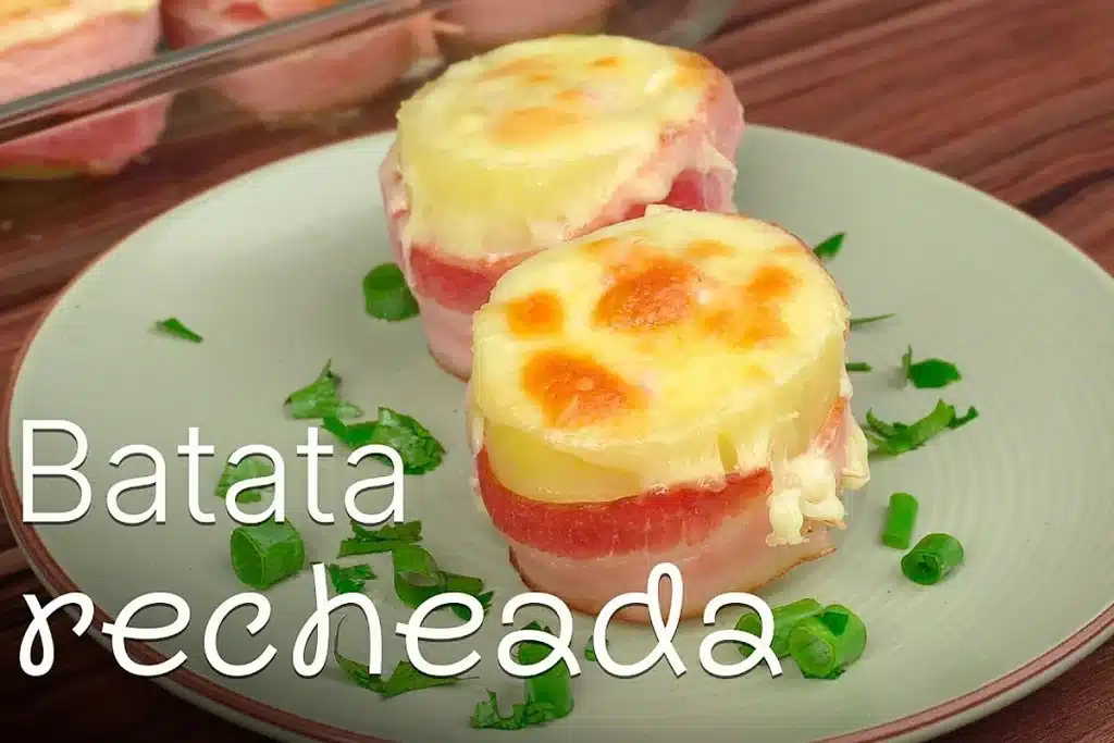 Batata recheada assada no forno com recheio cremoso que dá água na boca, para um jantar caprichado 4 Batata recheada