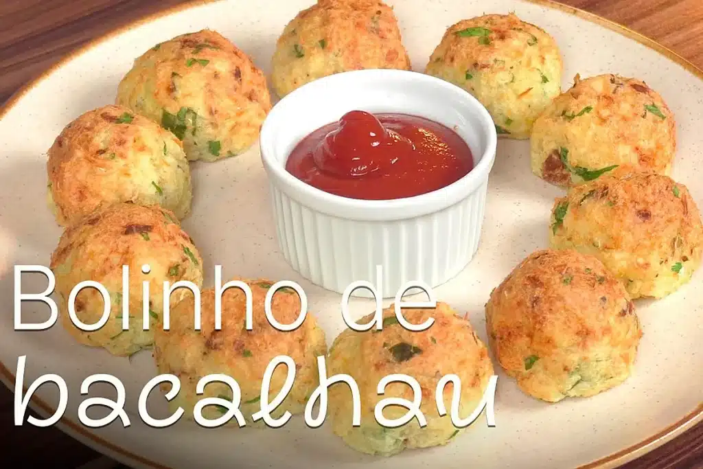 Bolinho de bacalhau crocante por fora e macio por dentro, um petisco rápido inesquecível 4 Bolinho de bacalhau