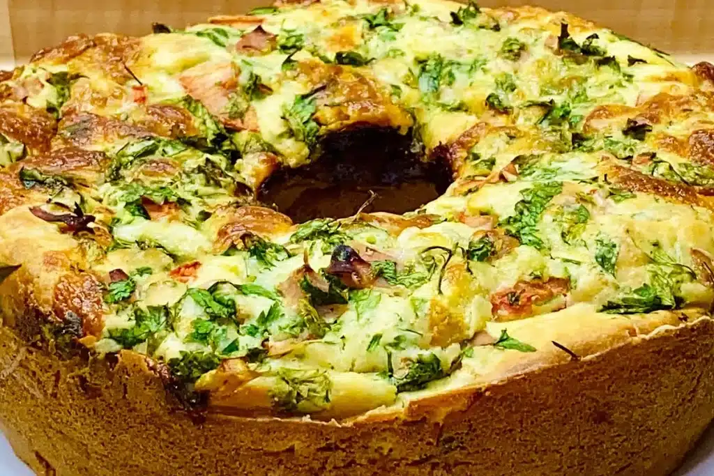 Bolo salgado da vovó fofo, fácil de fazer e bem recheado, o lanche perfeito para reunir a família 4 Bolo salgado da vovó