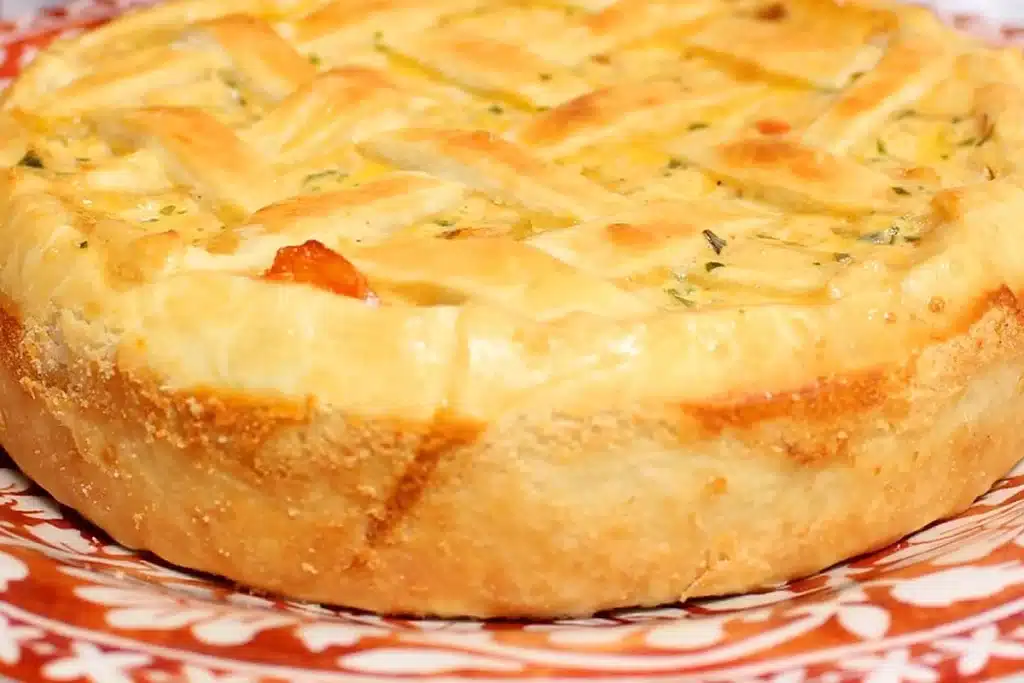 Empadão de camarão cremoso feito com massa podre que derrete na boca e recheio delicioso 4 Empadão de camarão cremoso