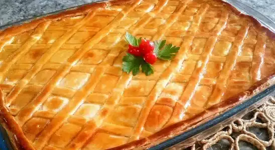 Empadão de frango com palmito feito com massa podre que derrete na boca e recheio cremoso 4 Empadão de frango