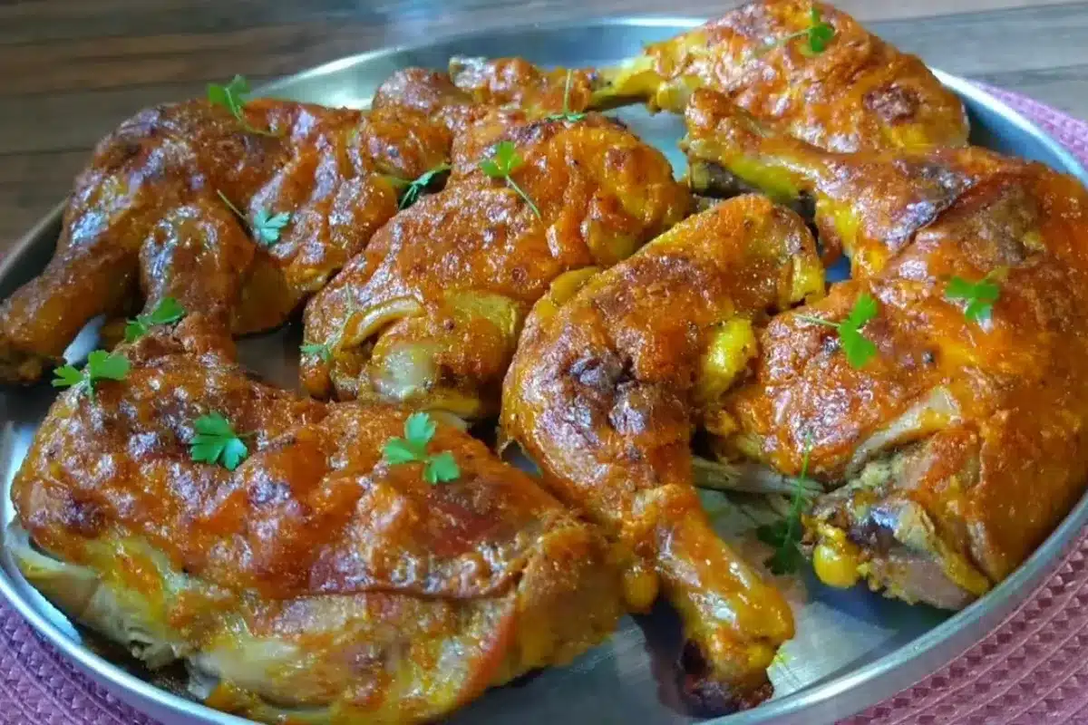 Frango assado na maionese bem douradinho, macio e suculento, para uma refeição rápida no dia a dia 7 Frango assado na maionese
