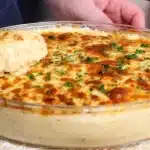 Fricassê de frango super cremoso, fácil de fazer e coberto com queijo gratinado, para você arrasar 1 Fricassê de frango