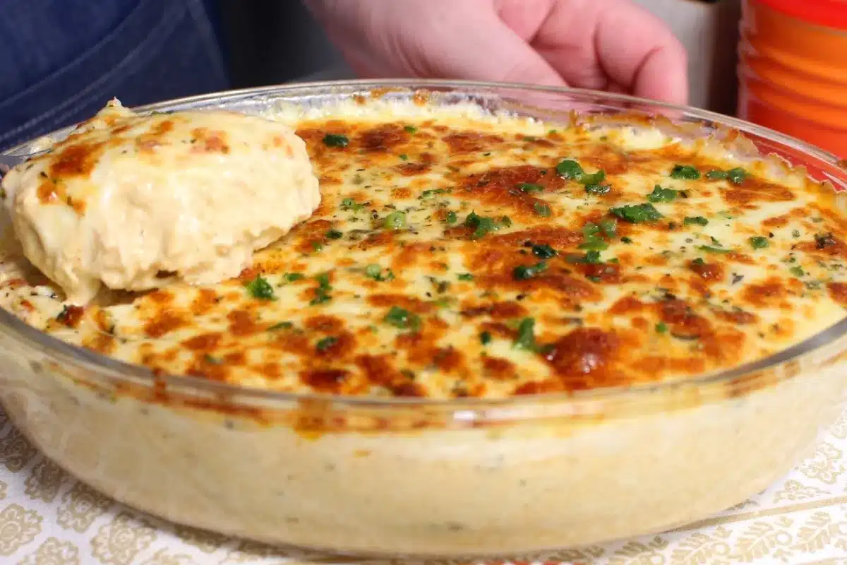 Fricassê de frango super cremoso, fácil de fazer e coberto com queijo gratinado, para você arrasar 15 Fricassê de frango