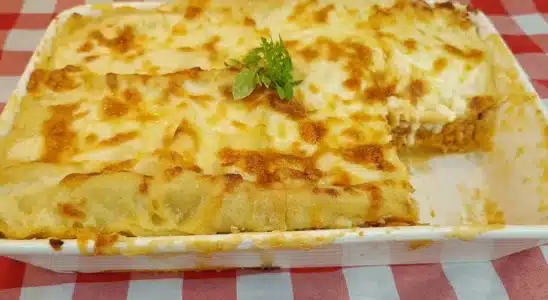 Lasanha de frango ao molho branco