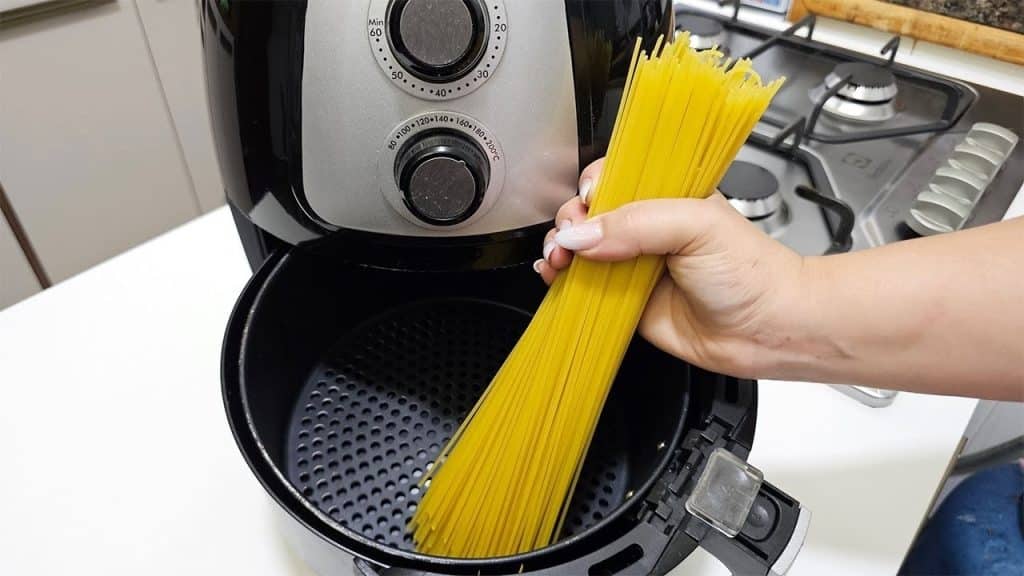 Macarrão na air fryer