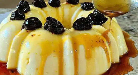 Manjar de coco com ameixa tradicional, fácil e bem gostoso, que será um sucesso em sua mesa 4 Manjar de coco com ameixa