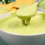 Molho verde de lanchonete super cremoso e bem temperado, para acompanhar os seus salgados e hambúrgueres favoritos 1 Molho verde de lanchonete