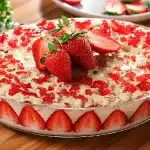 Morango cravejado de travessa com casquinha crocante de chocolate, para transformar o seu dia em festa 1 Morango cravejado de travessa