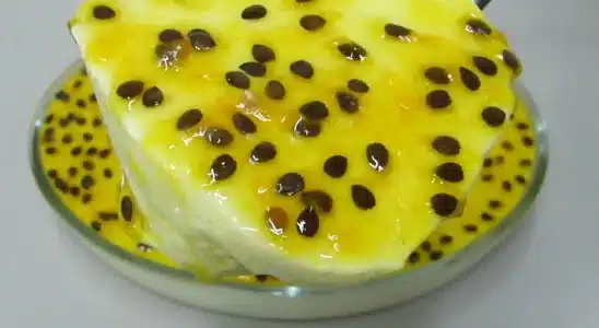 Mousse de maracujá cremoso super rápido e fácil, um doce delicioso e refrescante em minutos 3 Mousse de maracujá cremoso