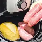 Pão com linguiça feito na air fryer de um jeito diferente para ficar crocante por fora e suculento por dentro 1 Pão com linguiça