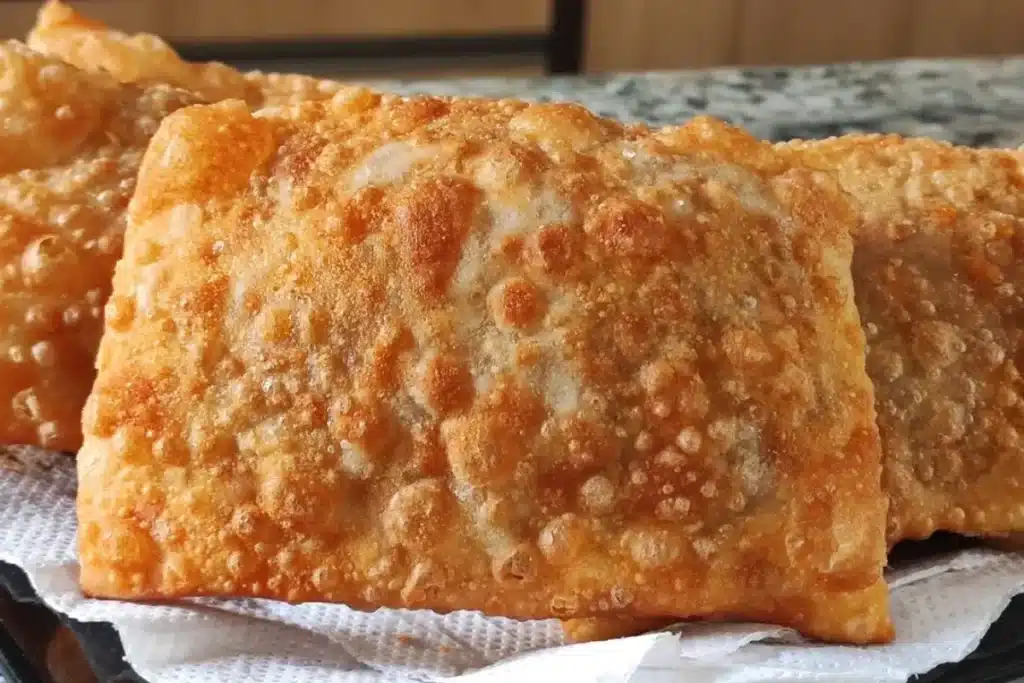 Pastel de feira tradicional e divino, com massa super crocante, para você rechear como desejar 4 Pastel de feira