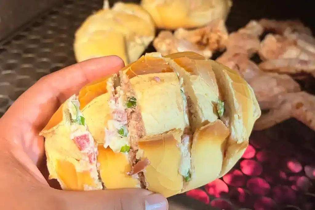 Pão de alho para churrasco bem gostoso, feito com recheio caseiro bem completo e crocante 4 Pão de alho para churrasco