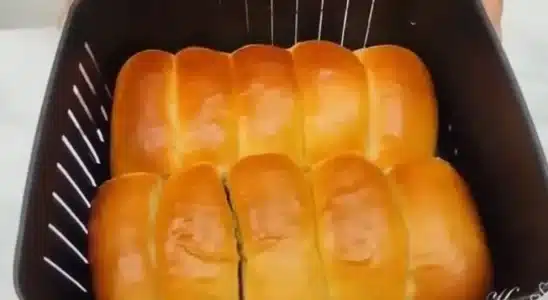 Pãozinho assado na air fryer