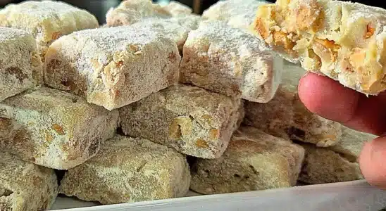 Pé de moça cremoso, macio e com amendoim crocante, um doce que vicia e fica zero enjoativo 4 Pé de moça