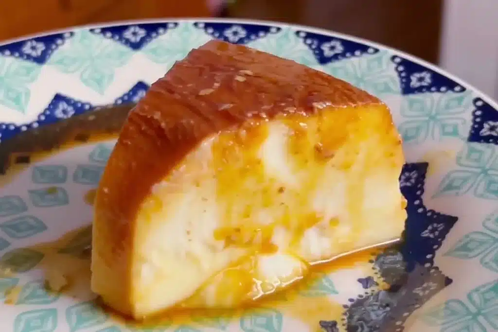 Pudim de 2 ingredientes bem cremoso feito direto na boca do fogão de forma rápida e fácil 4 Pudim de 2 ingredientes